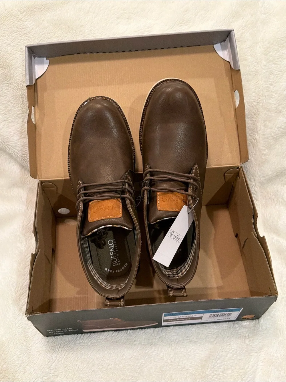 NWT Buffalo David Bitton Brown Leather Chukka Boots with White Sole